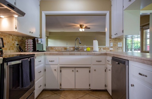Camarillo House | Jacuzzi @Private Hideaway & Event Space Near The Ocean!