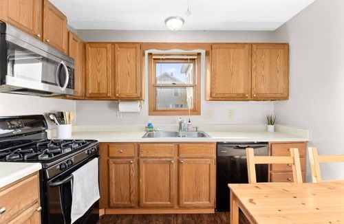Bloomington Apartment | Jeff 1 · Cute 2Bed 1.5Bath Duplex w Garage by Walking Trail