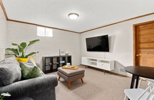 Bloomington Apartment | Jeff 1 · Cute 2Bed 1.5Bath Duplex w Garage by Walking Trail