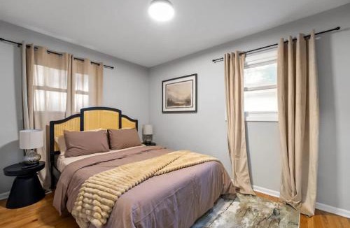 Joliet House | Joliet Cozy Oasis 4BR