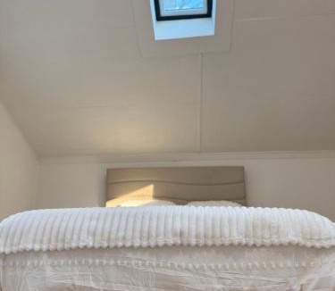 Hampden House | King Cabin