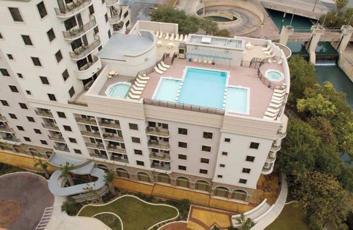 Downtown San Antonio Condo | La Cascada Riverwalk 2 Bedroom Condo