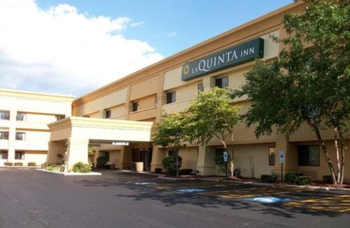 Willowbrook Hotel | La Quinta Inn by Wyndham Chicago Willowbrook
