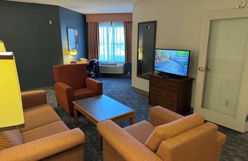 Bannockburn Hotel | La Quinta Inn & Suites by Wyndham Bannockburn-Deerfield