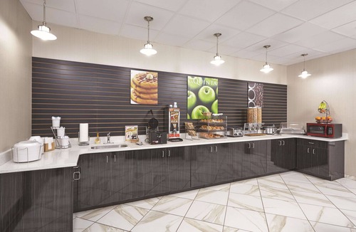 Springfield Hotel | La Quinta Inn & Suites by Wyndham Springfield IL