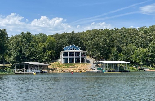 Perks House | Lake Egypt, Lake Front Home Steps Away From the Water