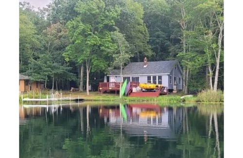 Town of Highland House | Lake Front Home