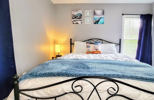 Oswego Apartment | Lake House/Near River/Fishing/Sleeps 8/FREE Parking & WIFI/Oswego