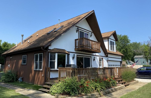 Solon Mills House | Lake House on Chain O’ Lakes. Antioch IL