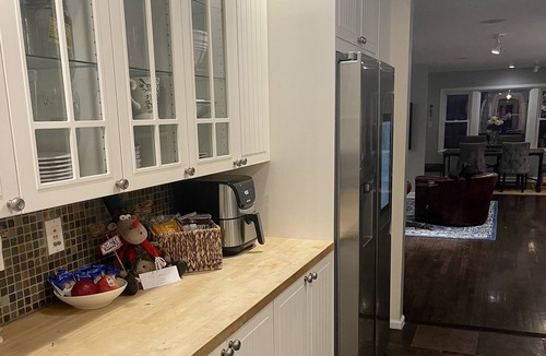 Round Lake House | Lake House Retreat with Hot Tub,Kyak,SUP near Great Lakes Naval & Great America