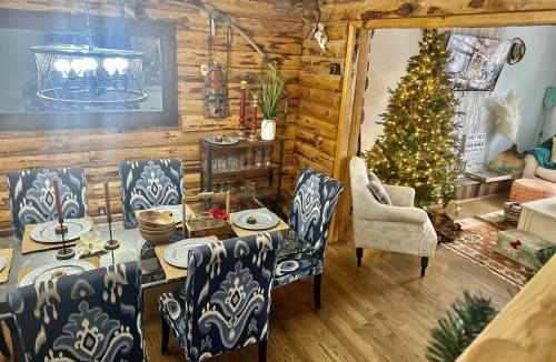 Putnam House | Lake House with private beach