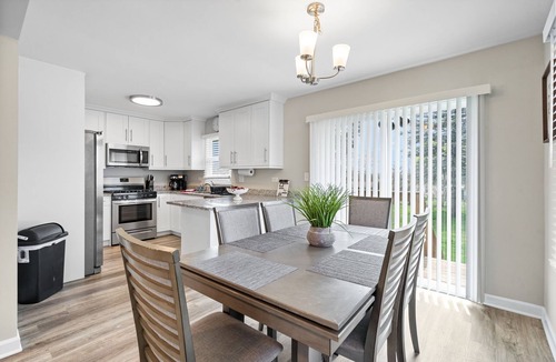 Lake in the Hills House | Lake In The Hills FHS Rental
