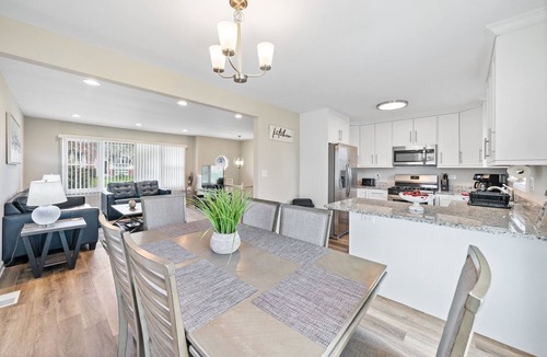 Lake in the Hills House | Lake In The Hills FHS Rental