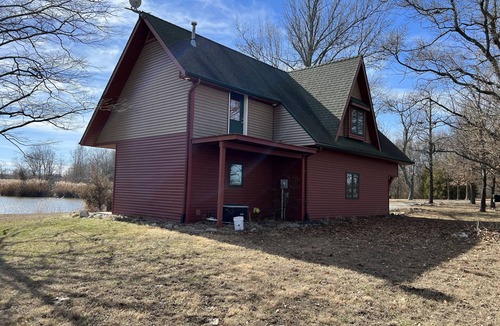 Scheller Cabin | Lake & Oaks Hideaway- Hidden Cabin on Private Lake