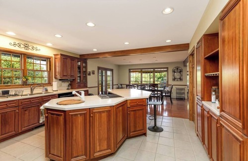 The Galena Territory House | Lake views! Hot tub! Family & pet friendly!