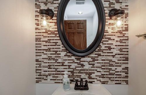 The Galena Territory House | Lake Views! Hot Tub! Family & Pet Friendly!