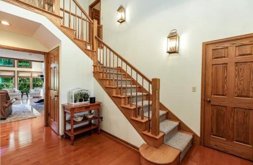 The Galena Territory House | Lake Views! Hot Tub! Family & Pet Friendly!