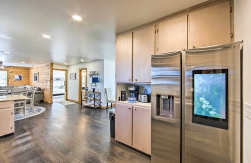 Lone Star House | Lakefront Daingerfield Retreat w/Shared Dock!