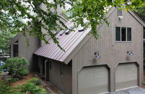 Grantham House | Lakefront Getaway Located Steps from Eastman Lake!