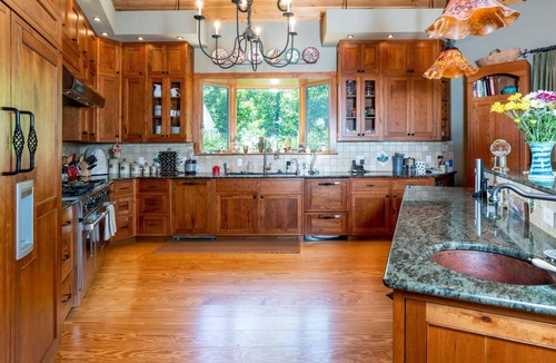 Hyde Park House | Lakefront Main House at Ondine Estate