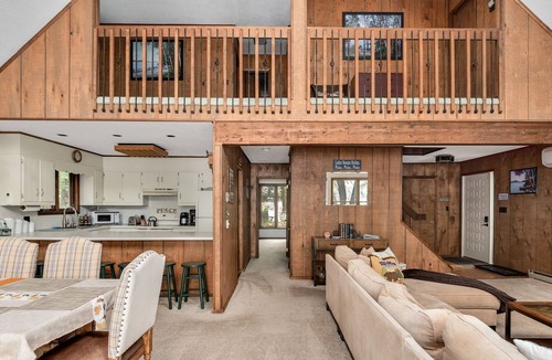 Gouldsboro House | Lakefront Poconos, Early check in late check out during winter months.