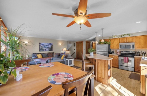 Lakeside House | Lakeside Basecamp for Adventure! Comfy home with huge deck and great lake views!