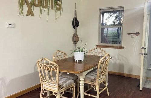 Pittsfield Cabin | Lakeside Lodge of LEGENDS; A Wilderness Wanderer’s Wonderland