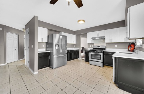 Fox Valley House | Lakewood's Elegance: A Home of Space, Style and Serenity