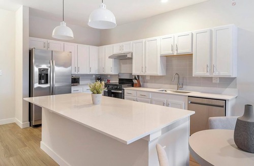 Willow Springs Apartment | Landing | Amazing 1BD, Gym, Pool