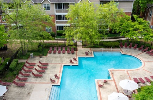 Chicago Apartment | Landing at The Green at Chevy Chase - 2 Bedrooms in Downtown Buffalo Grove