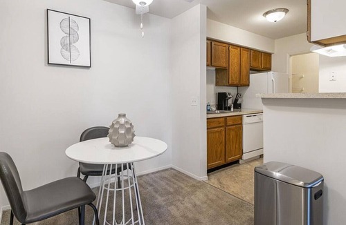Chicago Apartment | Landing at The Green at Chevy Chase - 2 Bedrooms in Downtown Buffalo Grove