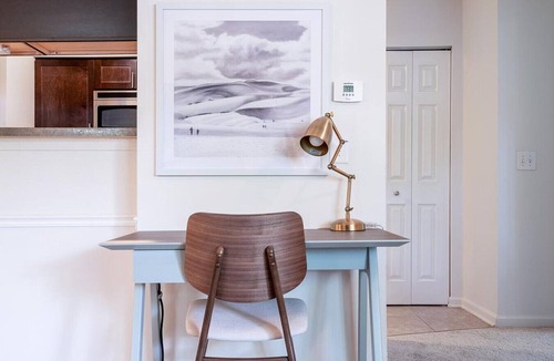 Chicago Apartment | Landing at The Green at Chevy Chase - 2 Bedrooms in Downtown Buffalo Grove
