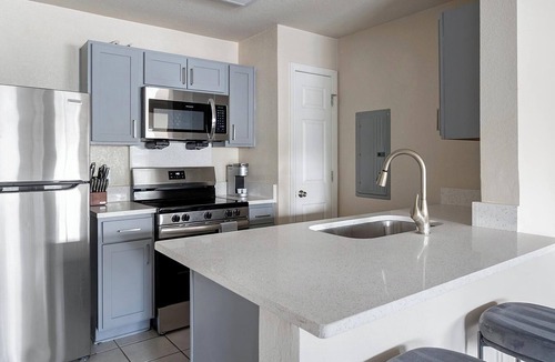 Murfreesboro Apartment | Landing | Beautiful 1BD, Clubhouse, Courtyard