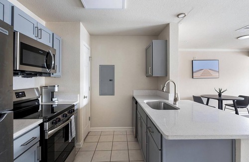 Murfreesboro Apartment | Landing | Beautiful 1BD, Clubhouse, Courtyard