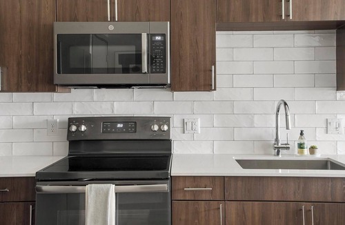 Rosedale Apartment | Landing | Chic 1BD, Courtyard, Gym