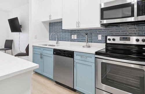 Eden Apartment | Landing | Chic 1BD, Pool, Yoga Studio