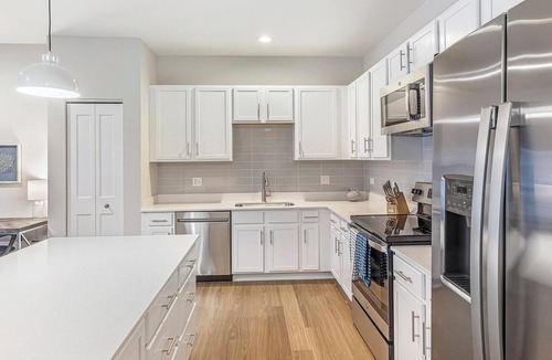 Willow Springs Apartment | Landing | Chic 2BD, Gym, Clubhouse