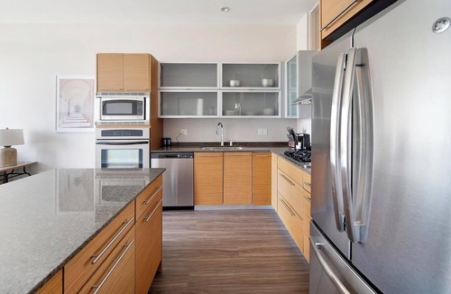 West Loop Apartment | Landing | Incredible 2BD, Gym, Rooftop Lounge
