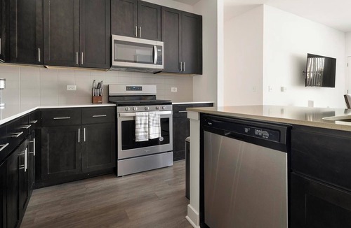 Schaumburg Apartment | Landing | Modern 2BD, Gym, Yoga Studio