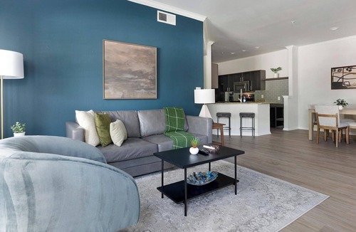 Falconhead Apartment | Landing | Modern 2BD in Bee Cave