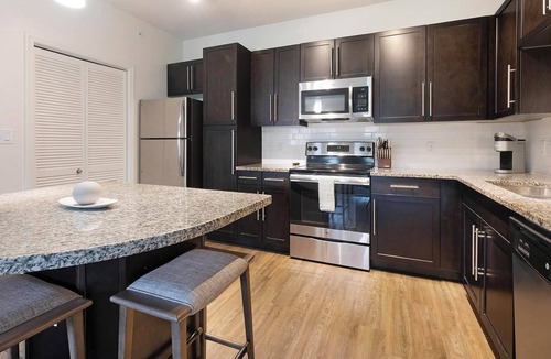 McNeil Apartment | Landing | Modern 2BD, Yoga Studio, Gym