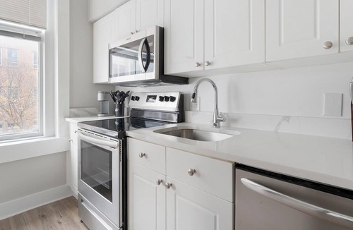 Downtown Baltimore Apartment | Landing | Spectacular 1BD