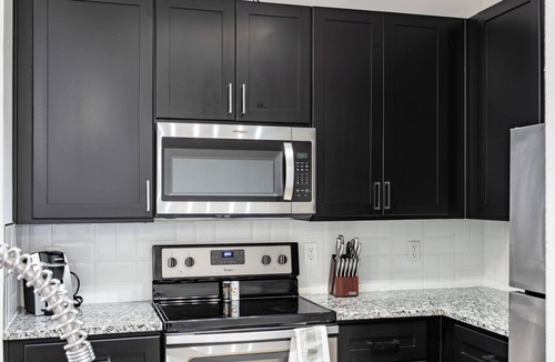 Austin Apartment | Landing | Spectacular 1BD, Gym, Pool