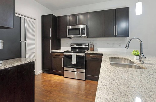McNeil Apartment | Landing | Stunning 2BD, Pool, Gym