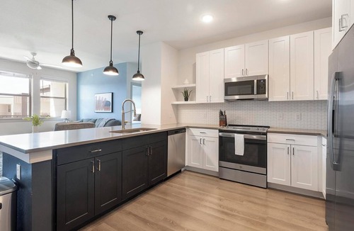 Lower Basin Lake Travis Apartment | Landing | Stylish 2BD, Pool, Clubhouse