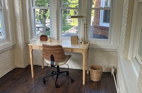Rogers Park Apartment | Large 3 bedroom apartment in Roger’s Park!