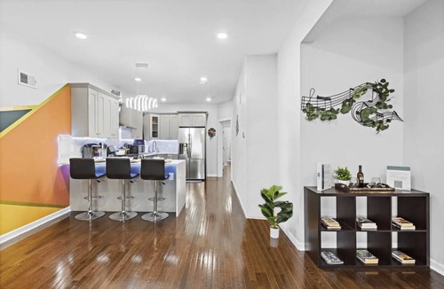 Constable Hook Apartment | Large 7br 3bath Sleeps 20~3 Living rooms+Deck