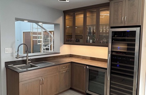 Rockford House | Large Custom Home with firetable, river access, Smart TV's, yard games and more