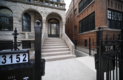 Lake View East Apartment | Large, Exquisitely Decorated in Heart of East Lakeview Near Wrigley & Lakefront