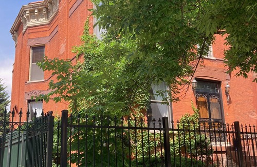 Douglas House | Large historic home minutes from downtown Chicago and the lakefront.